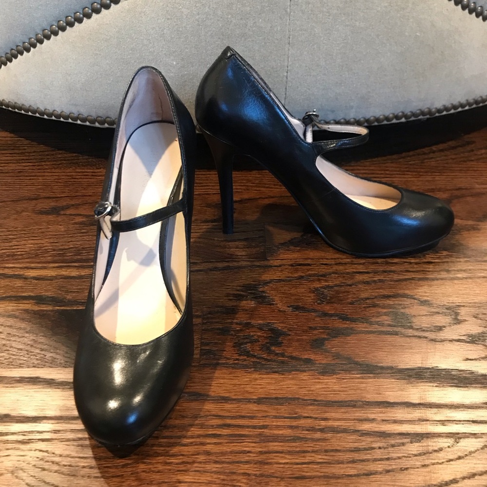 Nine West Mary Jane style stilettos